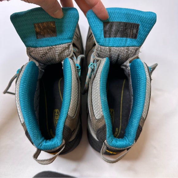 Keen Women's Hiking Walking Boots Teal and Gray Size 9.5 Hardly Used - Picture 6 of 10